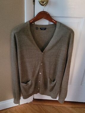 Suitsupply Olive V-Neck Medium Linen Cardigan